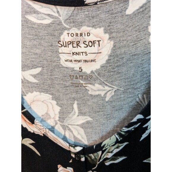 Torrid Black Floral Babydoll Super Soft Ruffle Short Sleeve Tunic 5XL Flowy - Picture 5 of 7